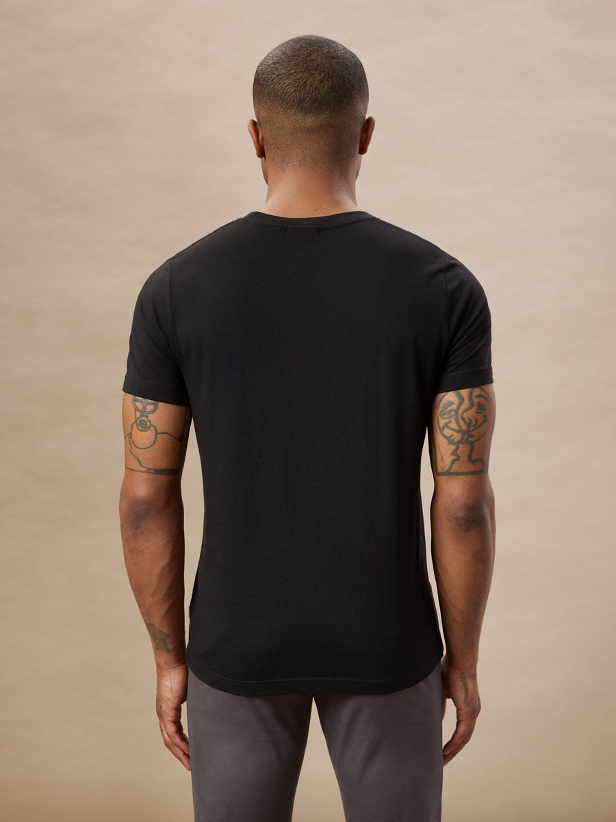 Frank and Oak The Slim Fit Essential T-Shirt in Black