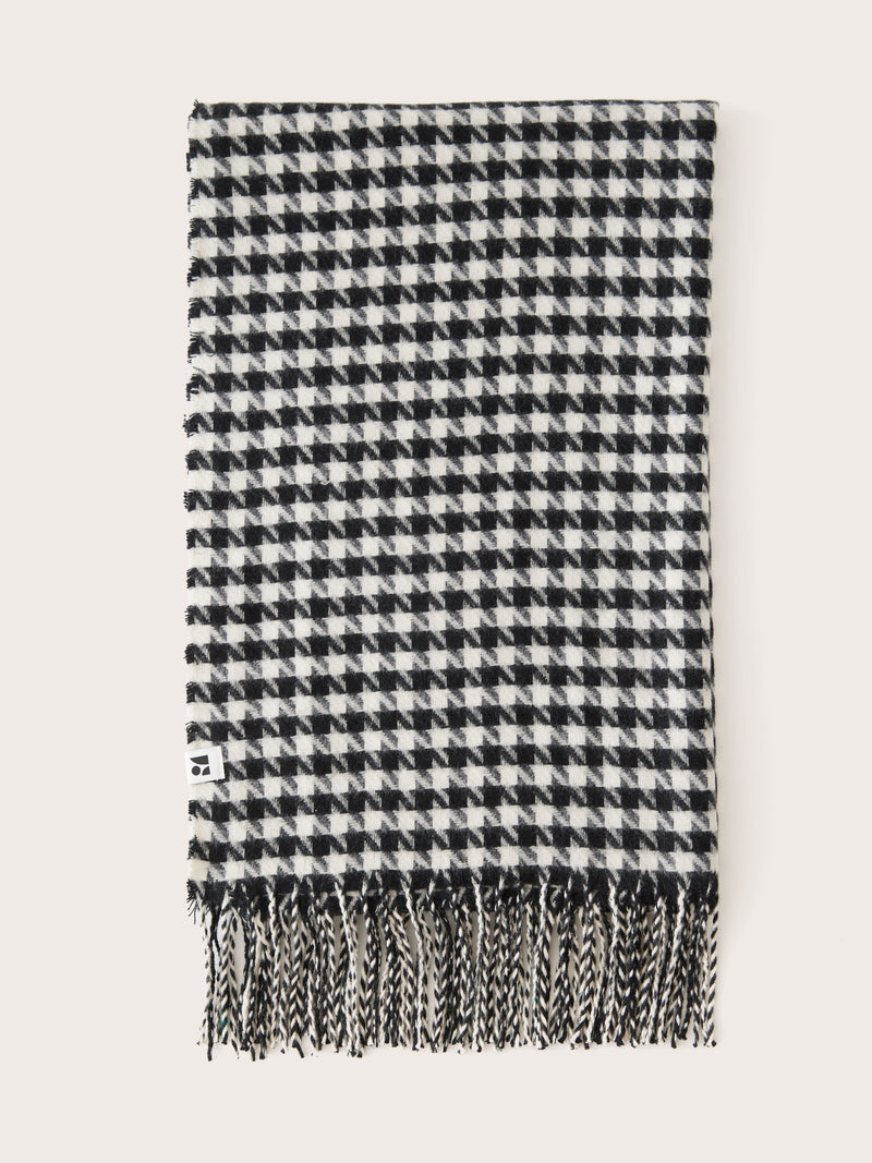 White and store black checkered scarf